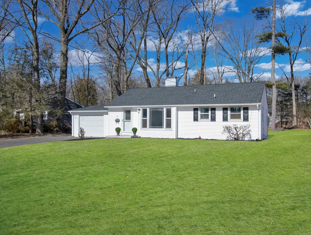 Unit for sale at 12 Walker Lane, Bloomfield, CT 06002
