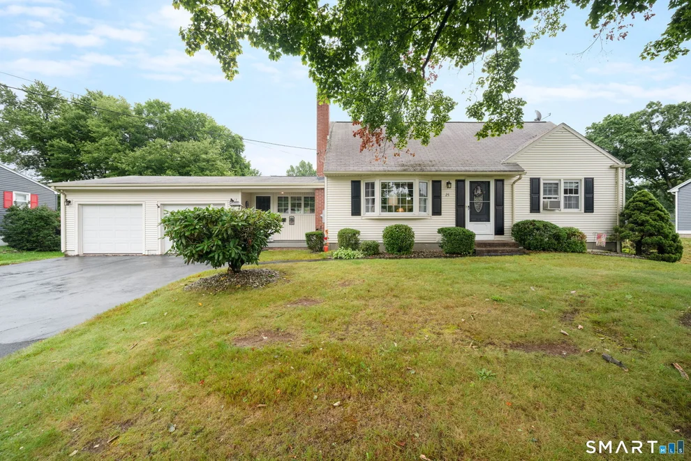 Unit for sale at 25 Litchfield Drive, Enfield, CT 06082