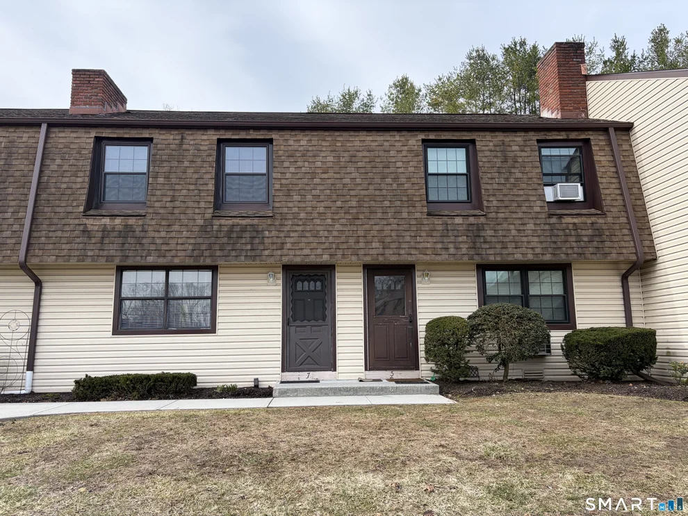 Unit for sale at 7 Homestead Lane, Brookfield, CT 06804