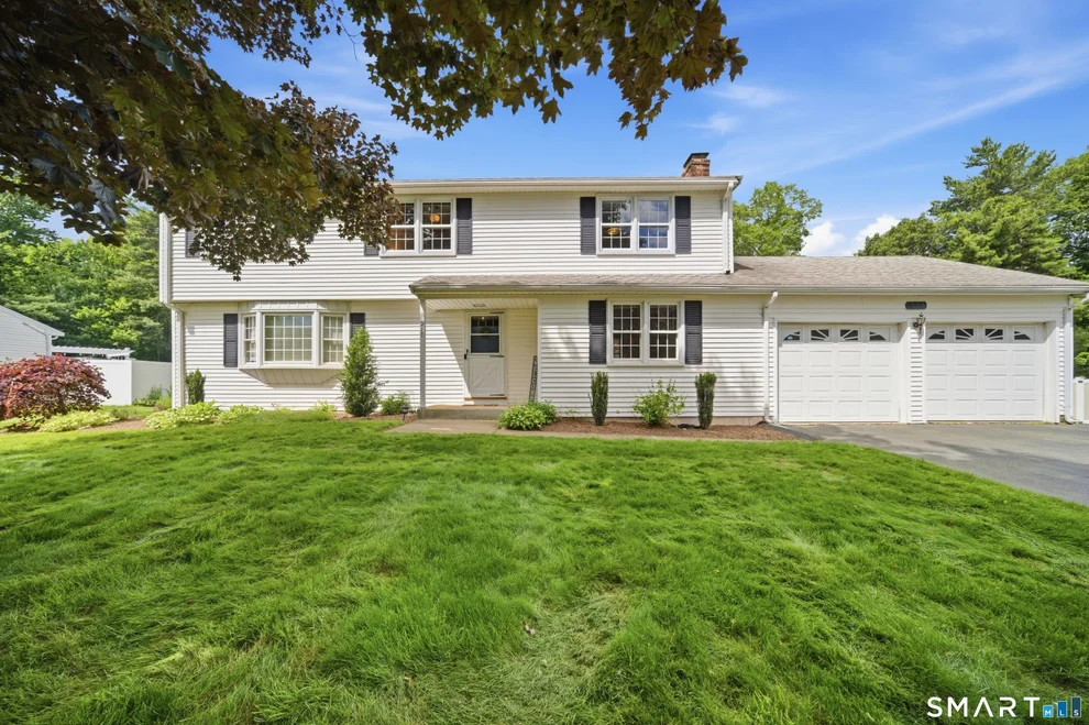 Unit for sale at 211 Valley View Road, Manchester, CT 06040
