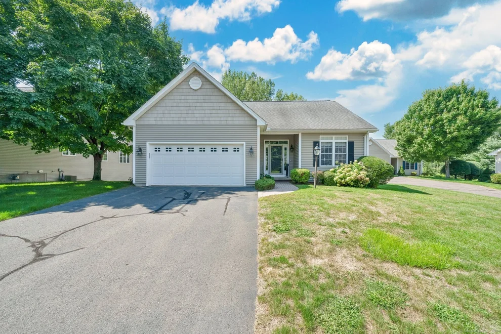 Unit for sale at 7 Partridge Run, Enfield, CT 06082