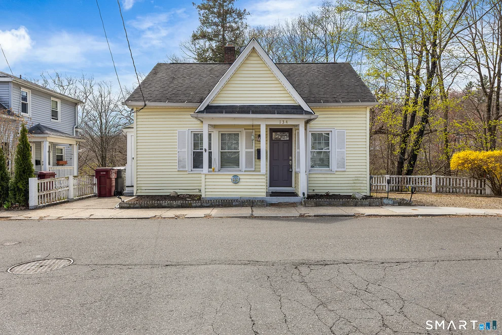 Unit for sale at 134 Aetna Street, Naugatuck, CT 06770