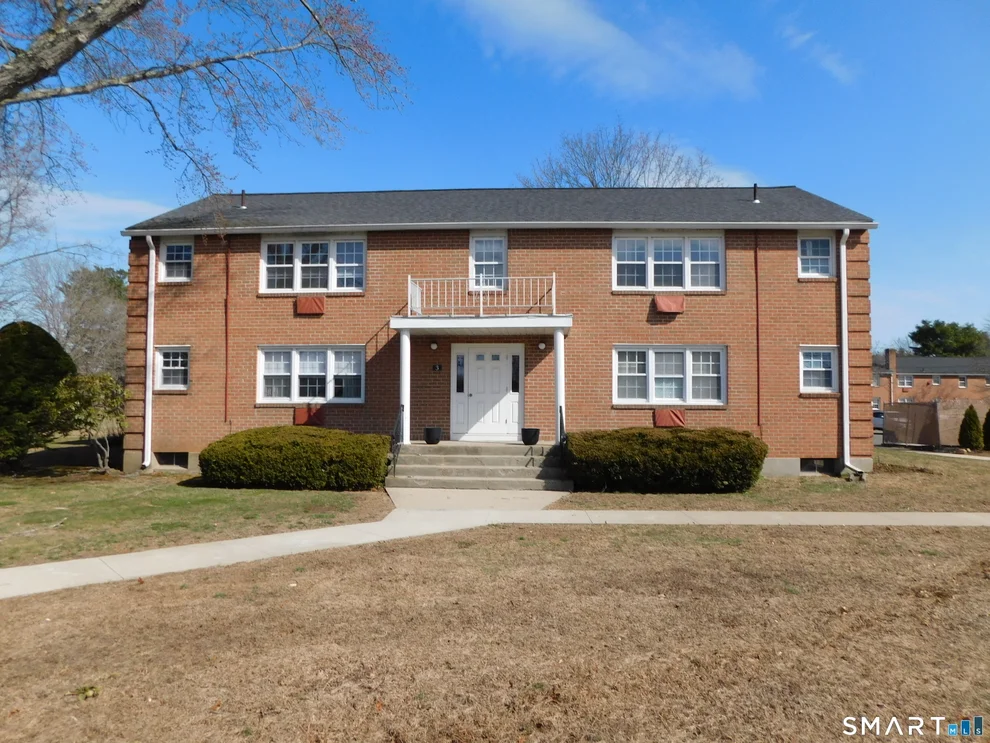 Unit for sale at 2 Brickyard Road, Farmington, CT 06032