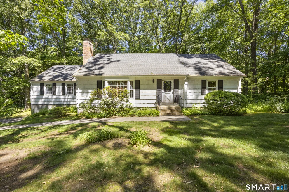 Unit for sale at 151 Braemar Drive, Cheshire, CT 06410
