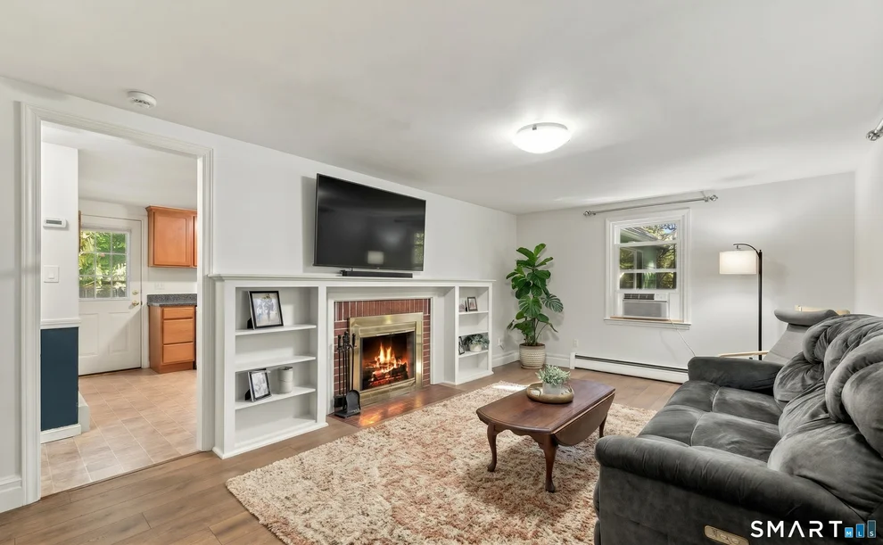 Unit for sale at 170 Mountain Road, Simsbury, CT 06070