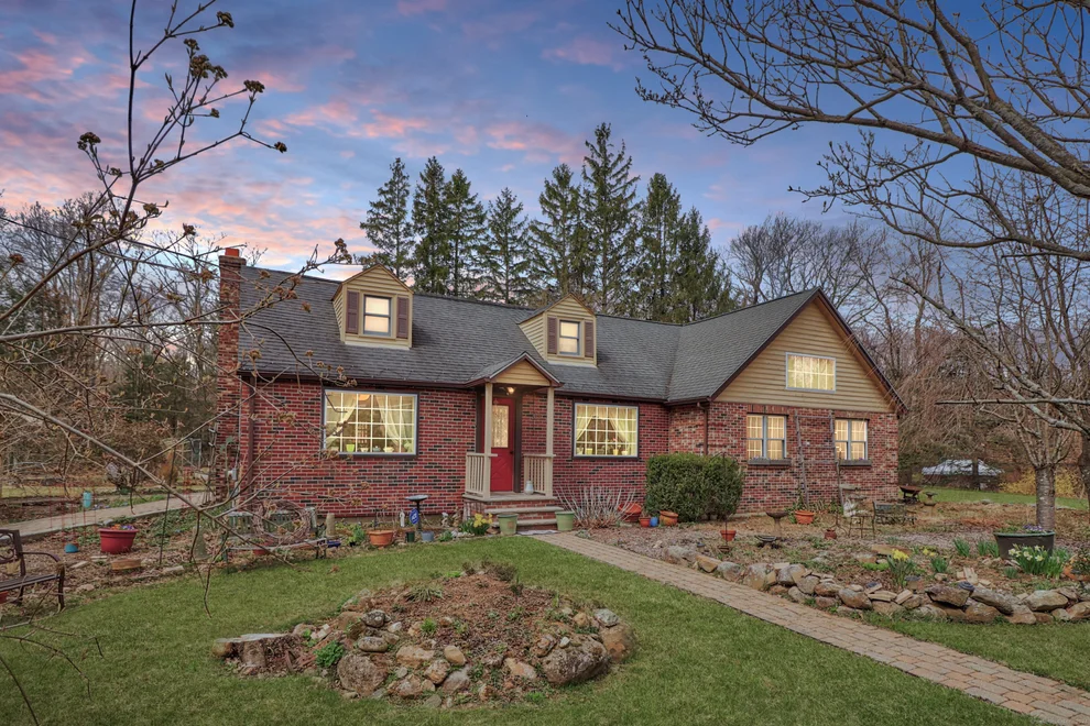Unit for sale at 217 Turnbull Road, New Hartford, CT 06057