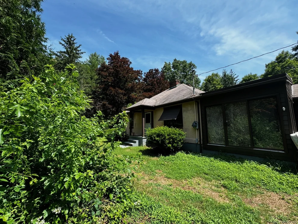 Unit for sale at 1706 Litchfield Road, Watertown, CT 06795