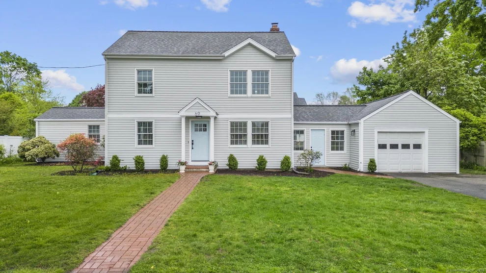 Unit for sale at 69 Lindbergh Court, Fairfield, CT 06824