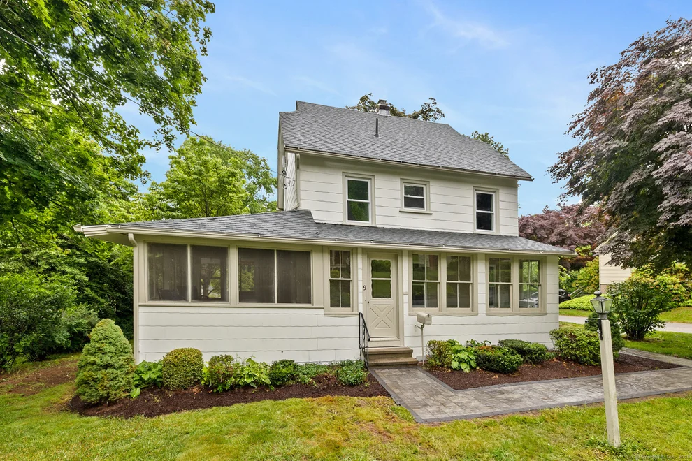 Unit for sale at 9 Village Street, Manchester, CT 06040