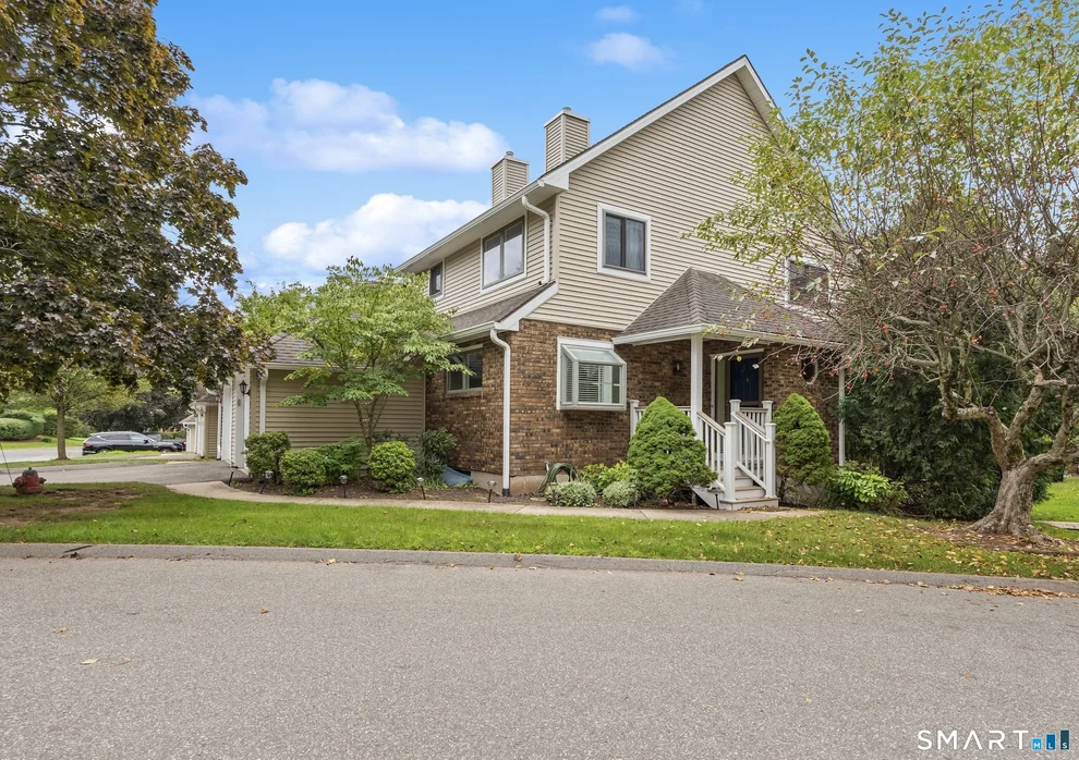 Unit for sale at 27 Fox Run Court, Newington, CT 06111