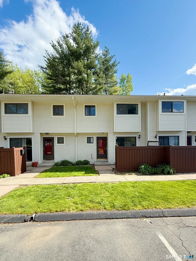 Unit for sale at 7 Woodland Avenue, Bloomfield, CT 06002