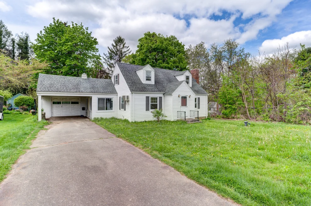 Unit for sale at 17 Vernon Center Heights, Vernon, CT 06066