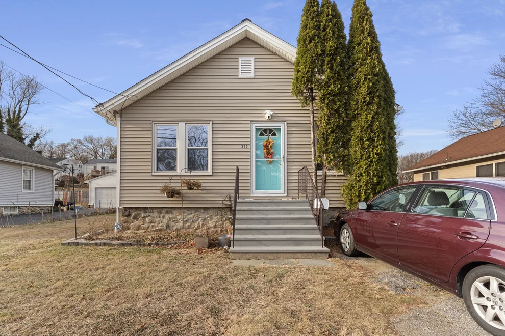 Unit for sale at 335 Edgewood Avenue, Waterbury, CT 06706