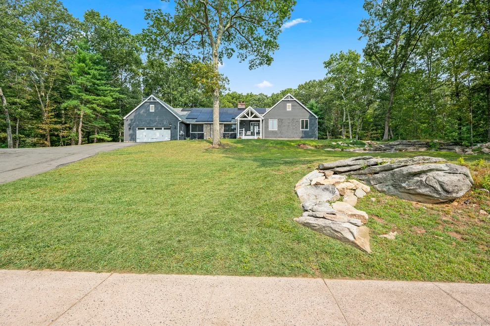 Unit for sale at 366 Woodhaven Road, Glastonbury, CT 06033