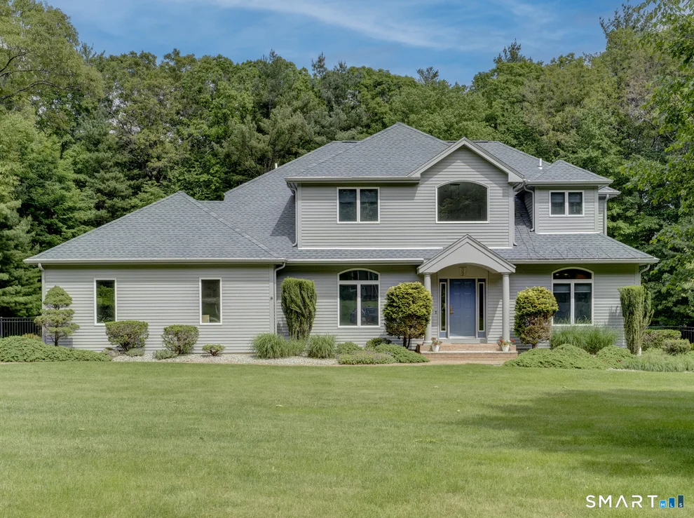 Unit for sale at 32 Avebury Lane, Tolland, CT 06084