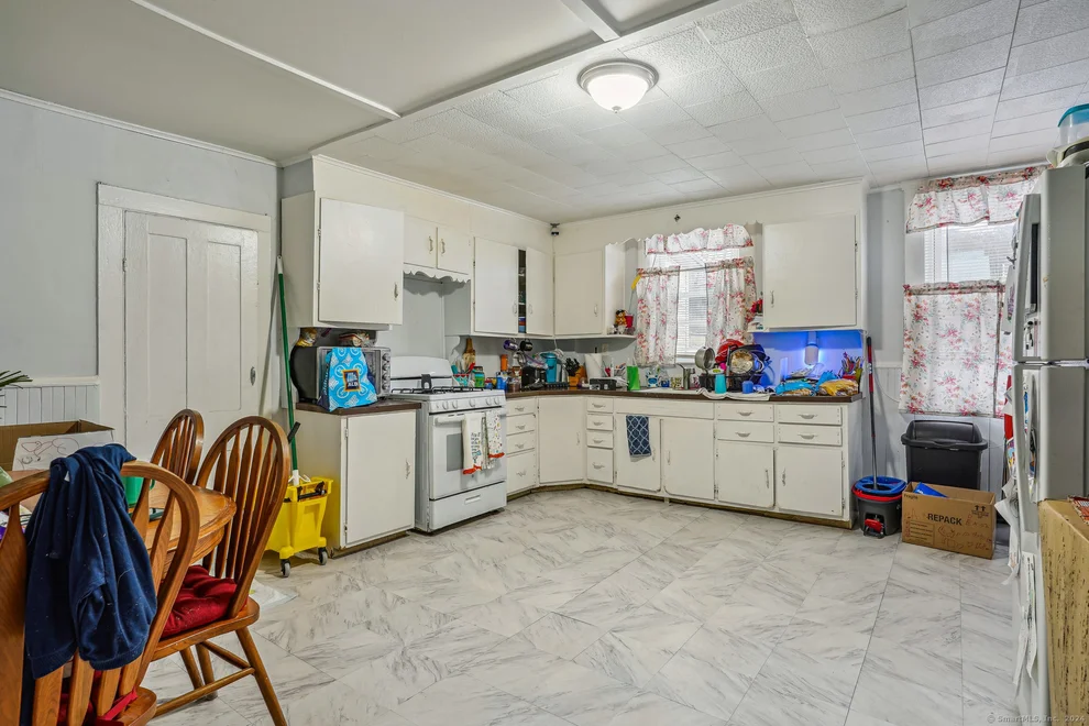 Unit for sale at 158 Prospect Street, Norwich, CT 06360