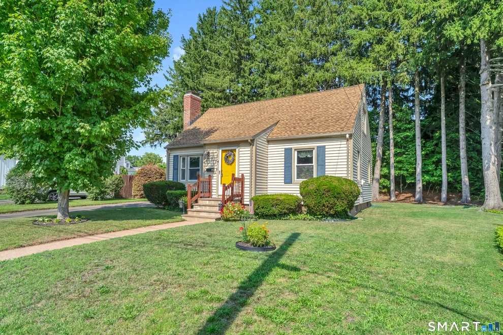 Unit for sale at 47 Earl Street, Manchester, CT 06040