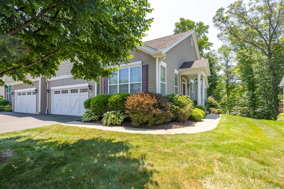 Unit for sale at 29 Lilac Lane, Prospect, CT 06712