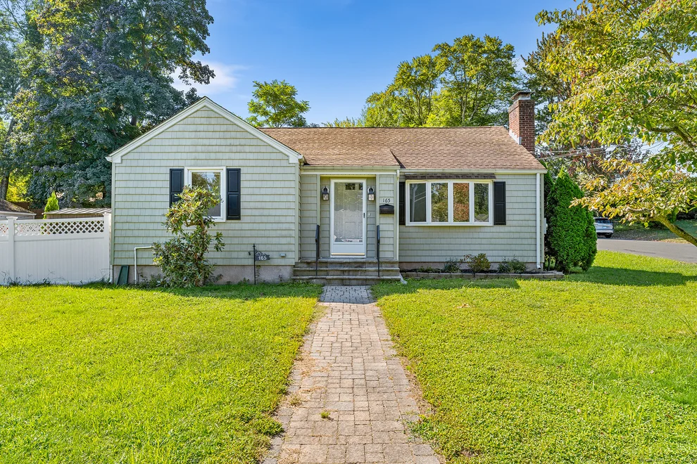 Unit for sale at 165 Giddings Avenue, Windsor, CT 06095