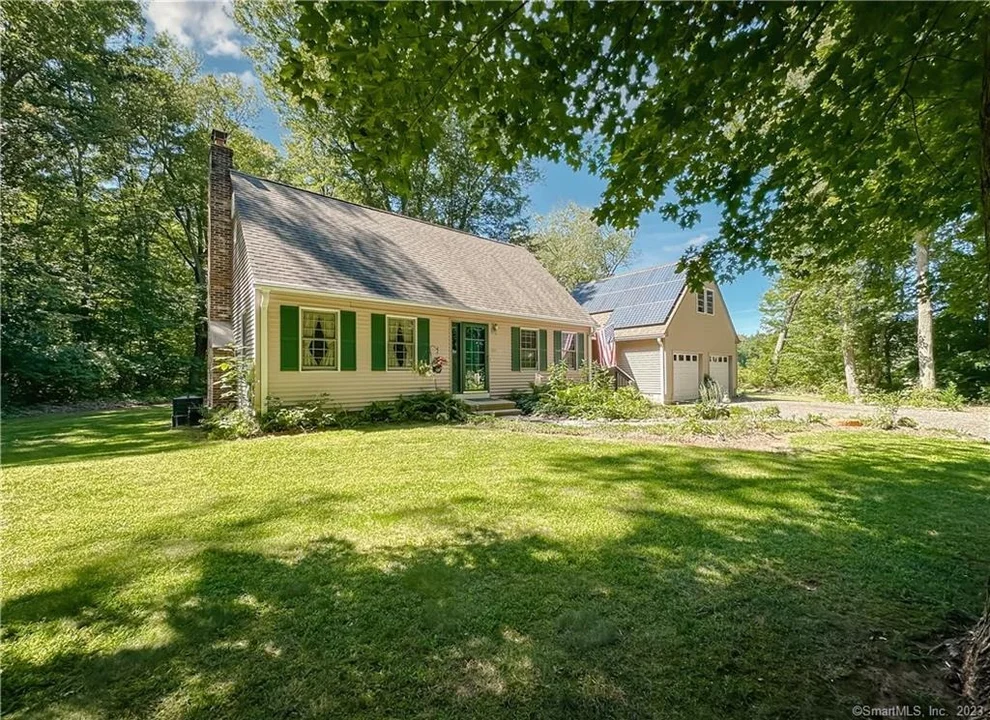Unit for sale at 991 Meriden Road, Cheshire, CT 06410