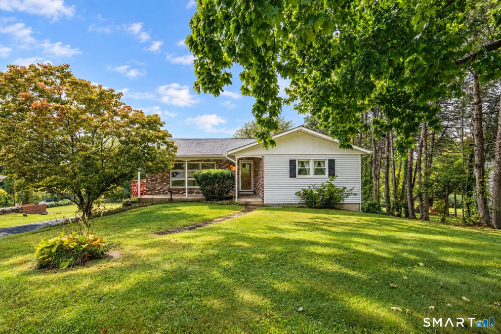 Unit for sale at 54 Evelyn Drive, Naugatuck, CT 06770