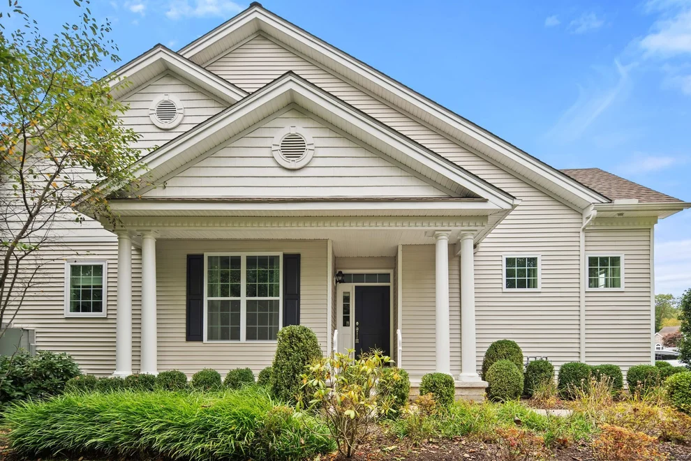 Unit for sale at 3 White Oak Drive, Prospect, CT 06712