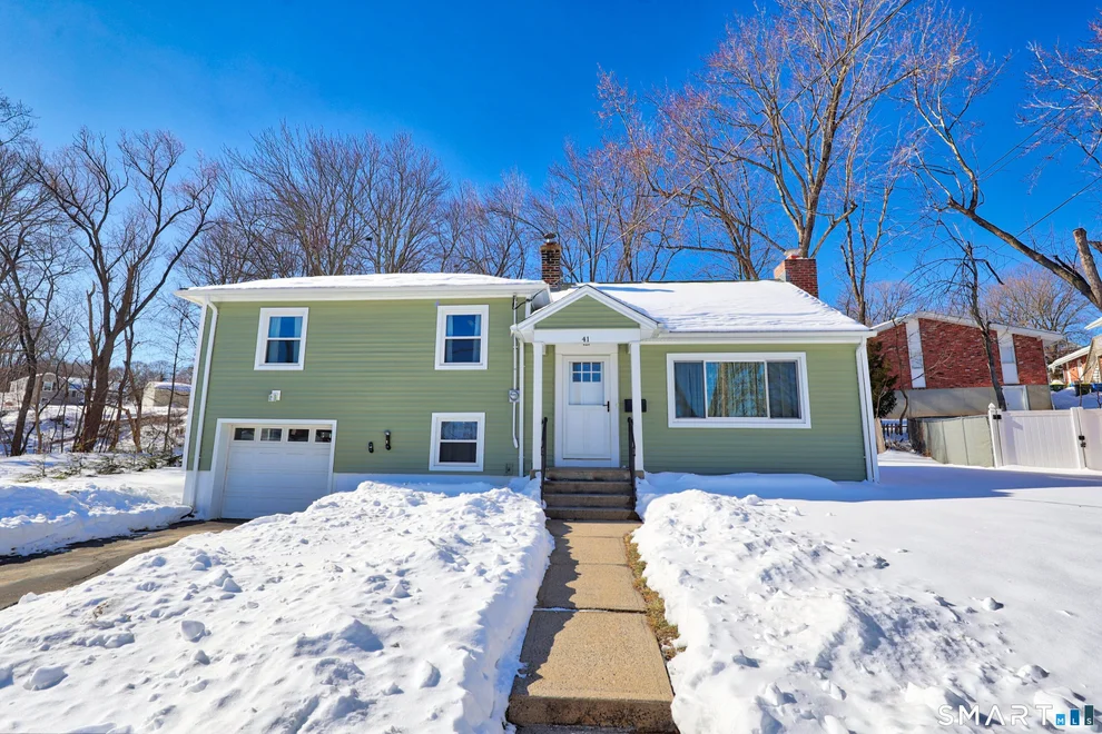 Unit for sale at 41 Sunnybrook Bend, Waterbury, CT 06708
