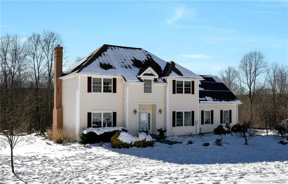 Unit for sale at 44 Sweetbriar Court, Colchester, CT 06415