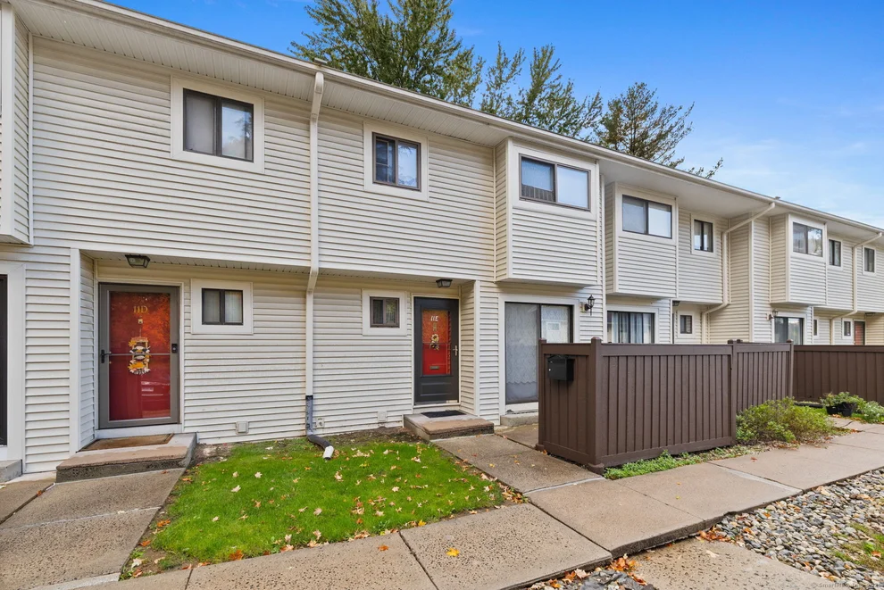 Unit for sale at 11 Woodland Avenue, Bloomfield, CT 06002