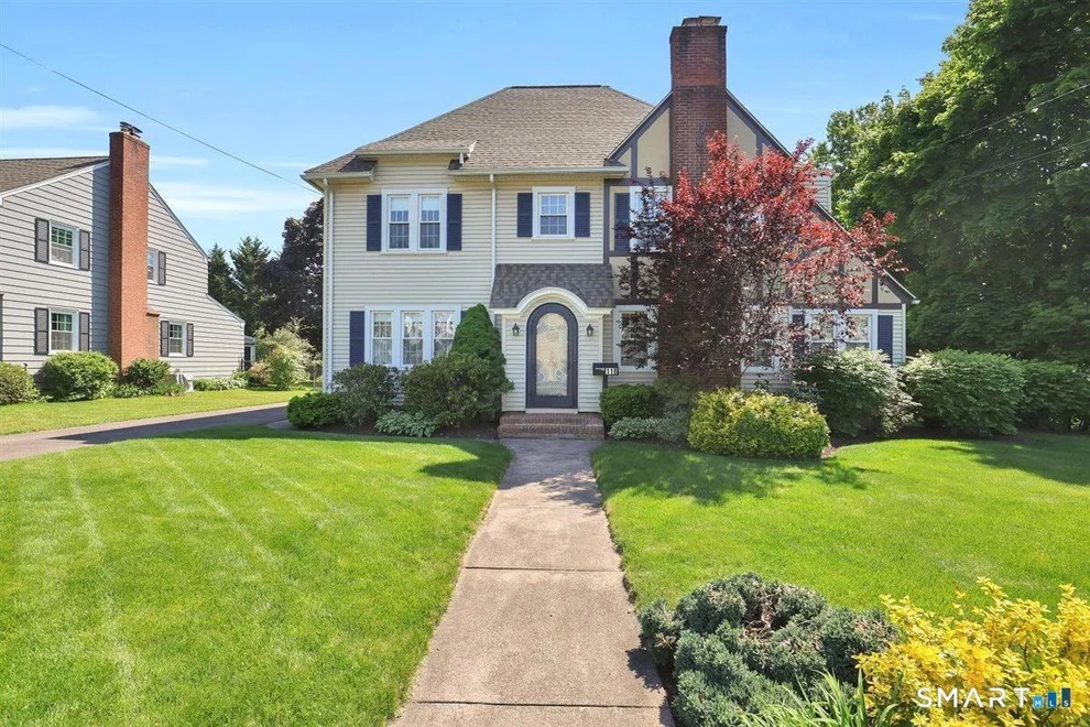 Unit for sale at 118 Porter Street, Manchester, CT 06040