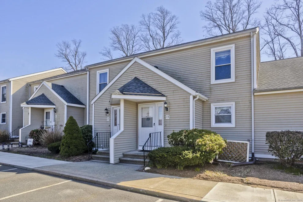 Unit for sale at 4 The Hamlet, Enfield, CT 06082