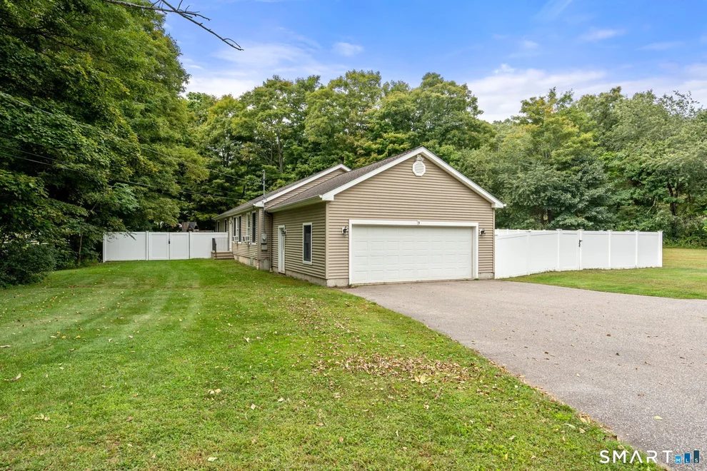 Unit for sale at 9 Sunnyside East Rd Extension, Norwich, CT 06360