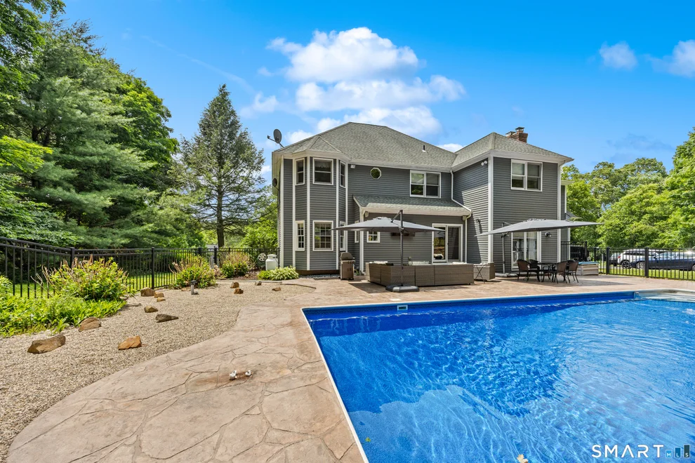 Unit for sale at 240 Patriot Road, Southbury, CT 06488