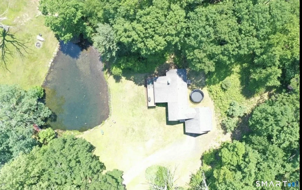 Unit for sale at 11 Old Stage Coach Road, Haddam, CT 06441