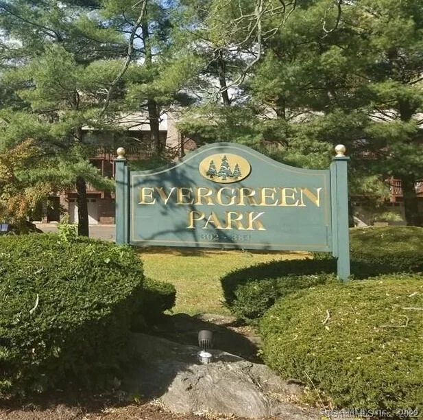 Unit for sale at 318 Knapps Highway, Fairfield, CT 06825