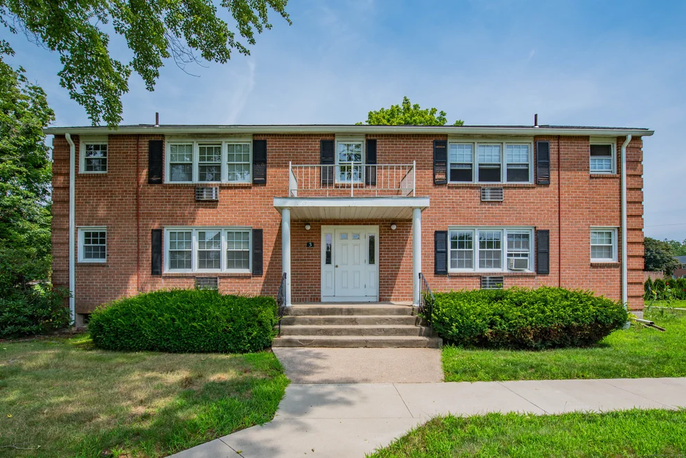 Unit for sale at 2 Brickyard Road, Farmington, CT 06032