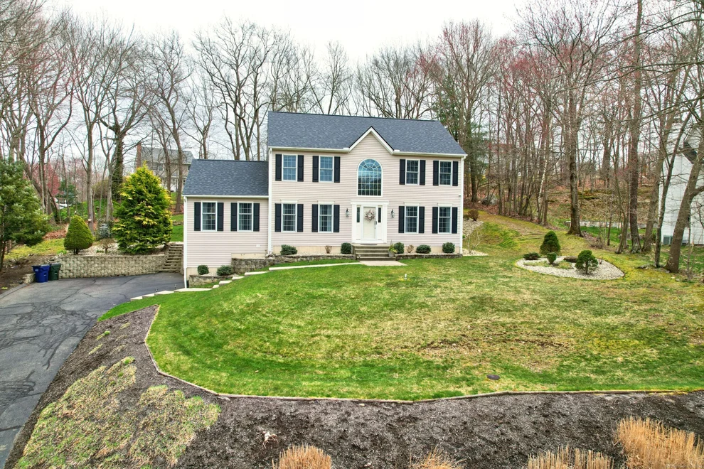 Unit for sale at 129 Georgetown Drive, Watertown, CT 06795