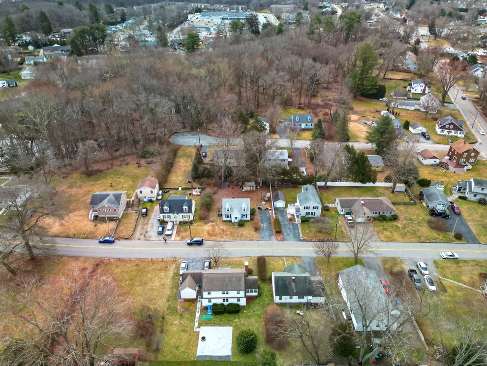 Unit for sale at 9 Ford Avenue, Norwich, CT 06360