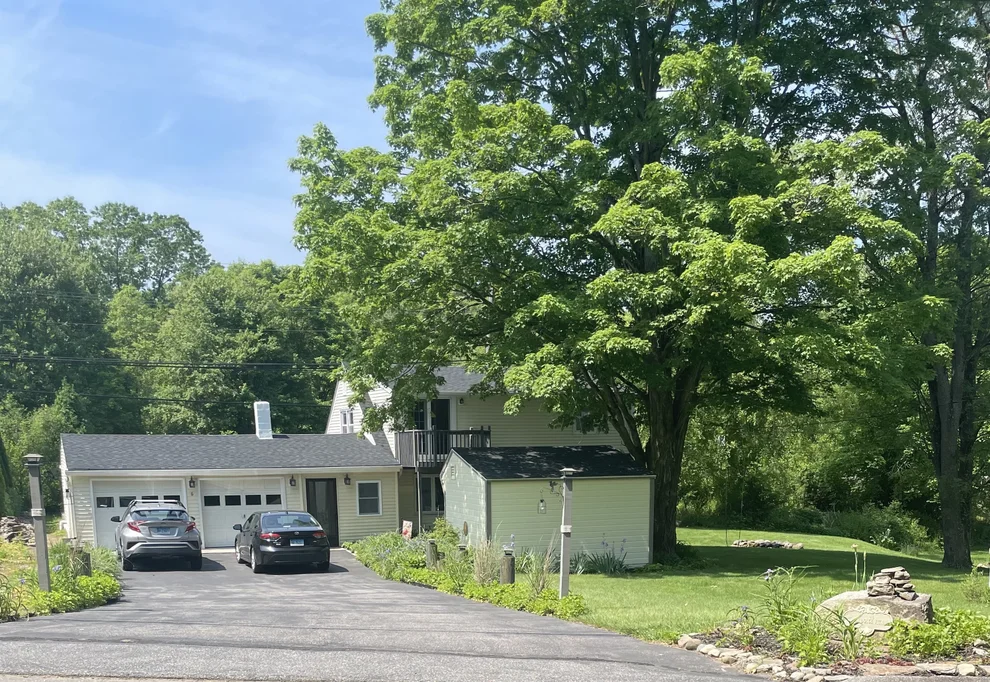 Unit for sale at 6 Schwartz Road, Bozrah, CT 06334
