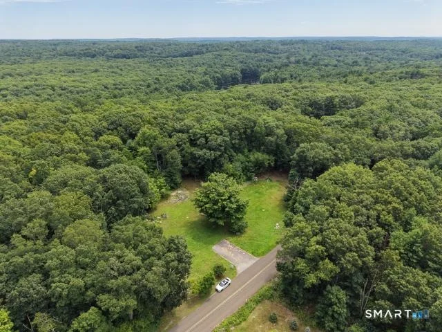 Unit for sale at 147 Pasay Road, Thompson, CT 06255