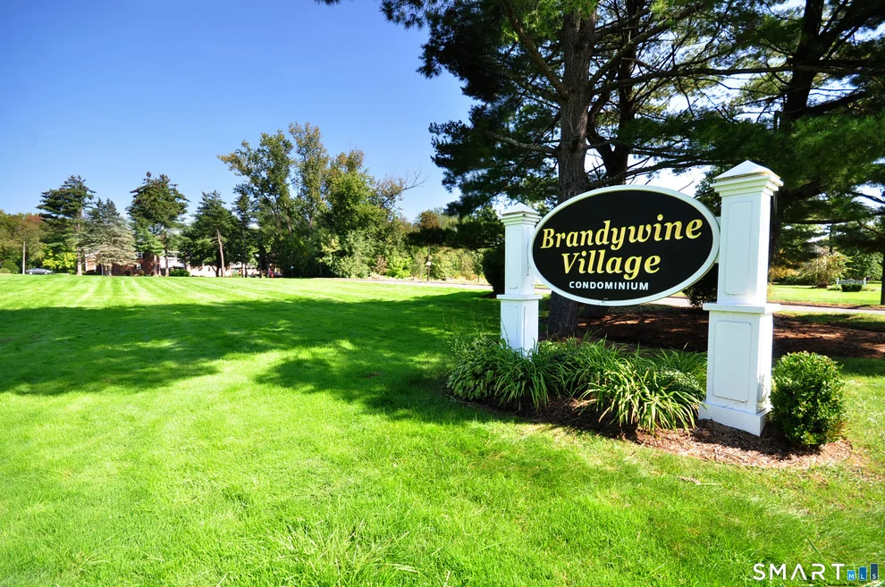 Unit for sale at 86 Brandywine Lane, Suffield, CT 06078