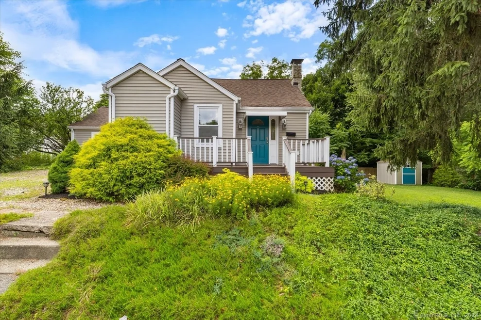 Unit for sale at 10 Glezen Street, Norwich, CT 06360