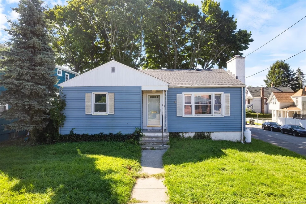 Unit for sale at 250 Willetts Avenue, New London, CT 06320