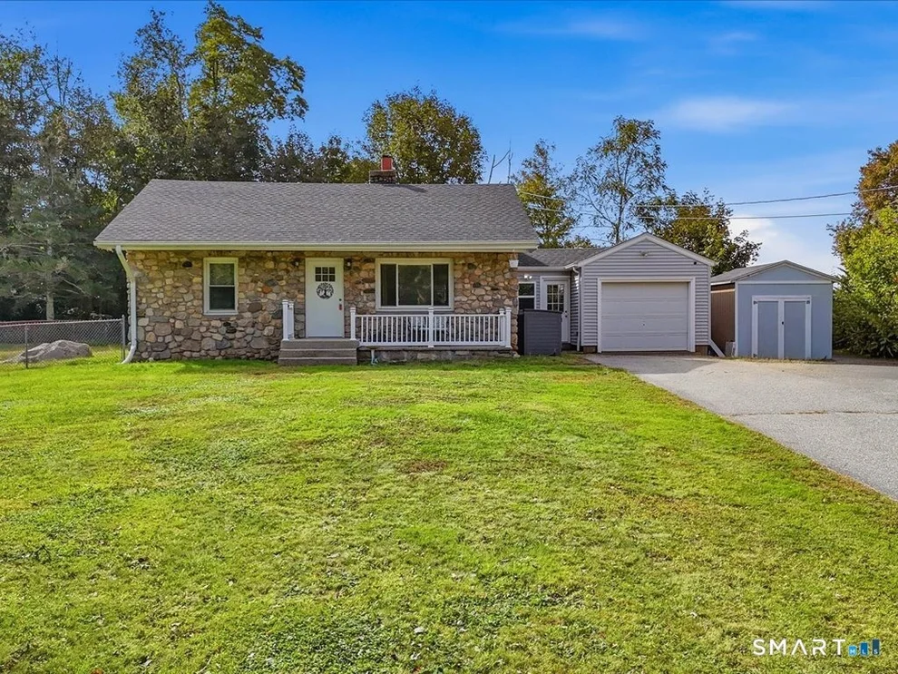 Unit for sale at 7 Rock Ridge Road, Waterford, CT 06385
