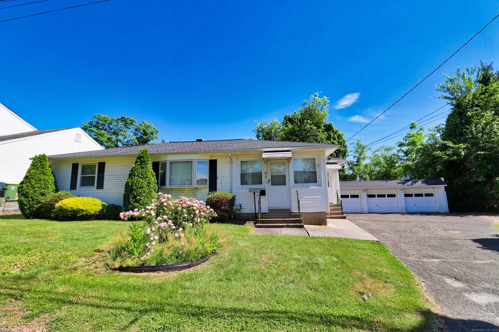 Unit for sale at 879 Congress Avenue, Waterbury, CT 06708