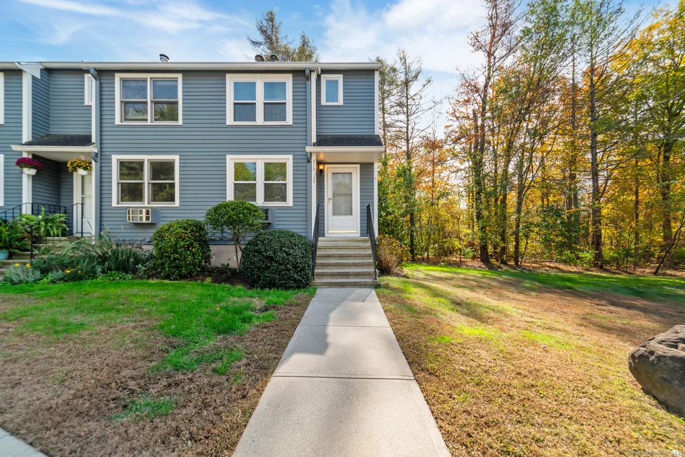 Unit for sale at 315 Greens Loop, Cheshire, CT 06410