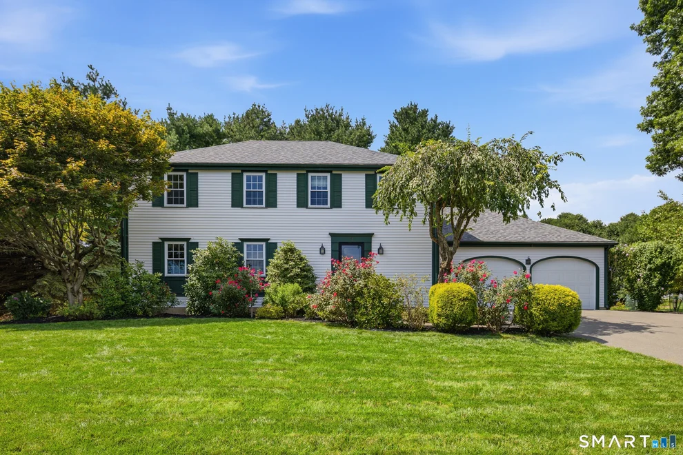 Unit for sale at 32 Braeside Crescent, Manchester, CT 06040