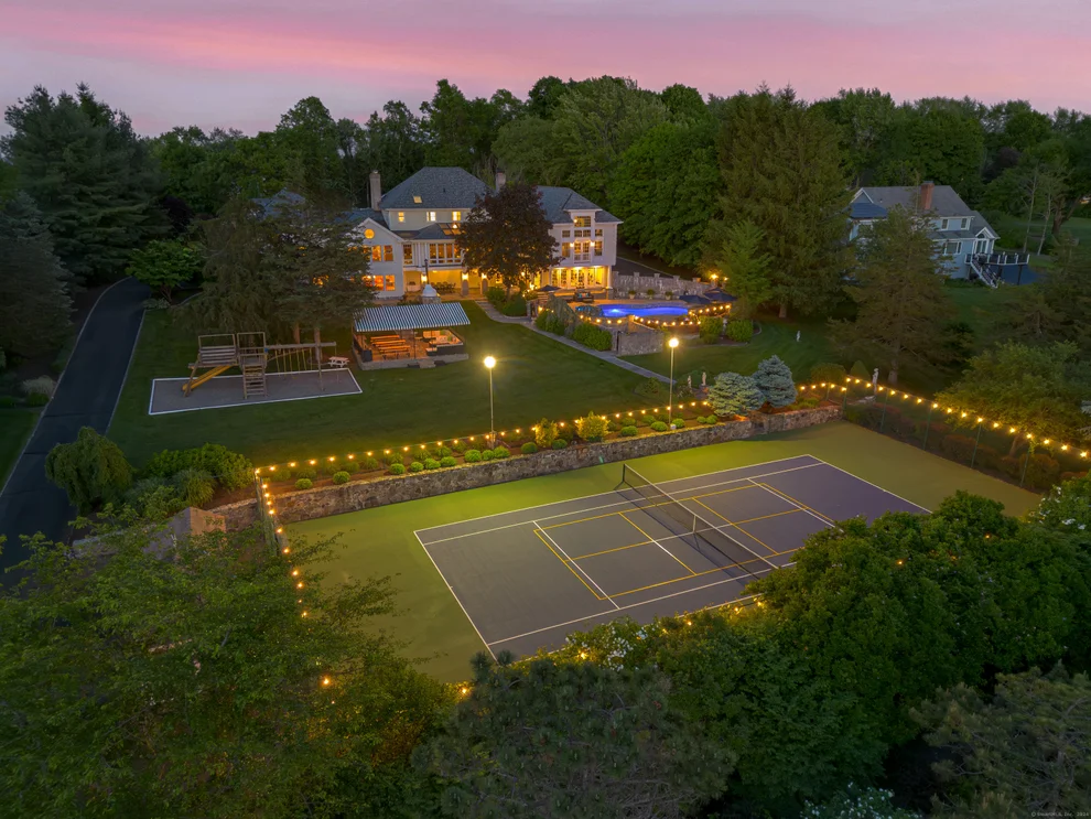 Unit for sale at 10 Old Castle Drive, Newtown, CT 06470