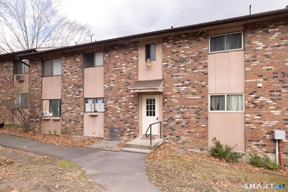 Unit for sale at 184 Kaynor Drive, Waterbury, CT 06708