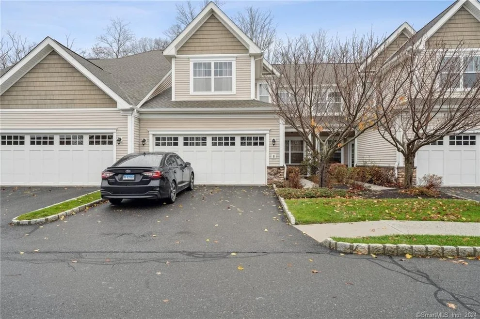 Unit for sale at 8 Briar Ridge Drive, Bethel, CT 06801